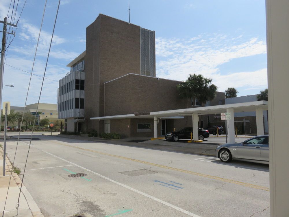 Freestanding Downtown Building: 226-230 N. Beach Street, Daytona Beach, FL 32114